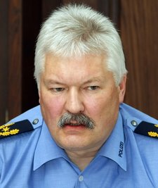 <p>
„Ich habe zuhause geguckt. Und ich saß da, den Mund offen, und dachte: Mensch, das gibt’s doch nicht. Einfach Wahnsinn!“</p>
<p>
Uwe Reißmann, Leiter der Polizei-<br />
direktion Chemnitz</p>