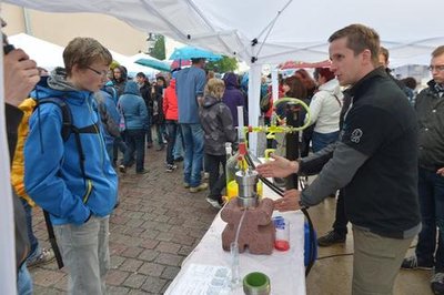 <p>
An diesem Stand wurden Besucher mit Membranfiltrationen vertraut gemacht.</p>