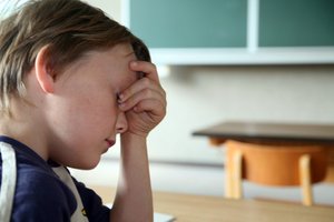 Kinder freuen sich in der Regel darauf, in die Schule gehen zu d�rfen. Aber f�r immer mehr von ihnen wird daraus, wenn es denn richtig losgeht, der blanke Horror. Ein Fehlstart, dem sich vorbeugen l�sst, wenn hinderliche Faktoren im Entwicklungsstand des Kindes rechtzeitig erkannt werden. 