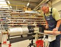 Theo Mewes, Mitarbeiter der Oelsnitzer Schaltanlagen Eto GmbH