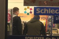 Bei einem �berfall auf einen Schleckermarkt erbeutete ein Mann am Samstag hunderte Euro.