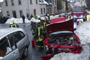 Die Feuerwehr Schlettau war mit 18 Einsatzkr�ften vor Ort.
