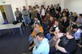 Prozessauftakt im Fall gegen einen Polizisten des Reviers Glauchau. Er muss sich wegen K�rperverletzung im Amt verantworten. Bereits lange vor der Verhandlung war der Sitzungssaal voll. Die Richterin entschied sich aber gegen einen Wechsel in einen gr��eren Saal. 