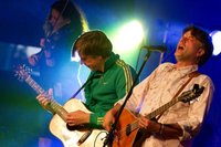 Kerstin Kaernbach, Dirk Trageser und Christopher Blenkinsop sind drei der zw�lf �berragenden Musiker. 