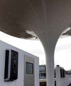 Solarstrom-Tankstelle