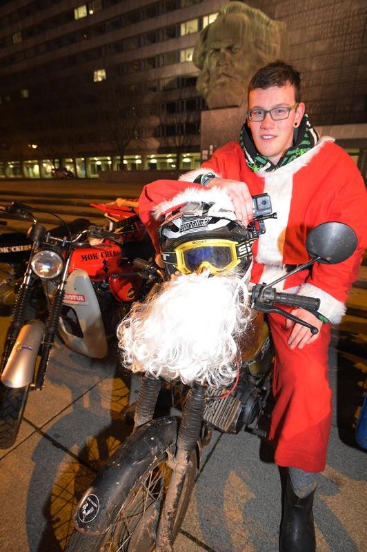 Was machen 15 Nikoläuse auf Mopeds in Chemnitz? - Freie Presse