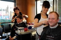 Haareschneiden f�r Nele im McDonalds