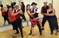 Monika und Siegfried Krusche, Kathrin und Michael Steinig sowie Frank und Evelin Martin haben sich dem Salsa verschrieben.