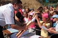 H�lse f�r Grunsteinlegung