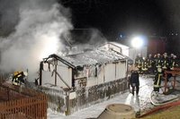 Eine Garage samt Werkstatt in Pockau ist ein Raub der Flammen geworden.