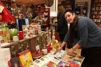 Heike Kozok, Chefin der Gutenberg-Buchhandlung, erwartet noch ein gutes Weihnachtsgesch�ft. 
