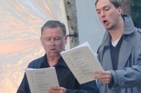 Aus "Faust" lasen Werner Haas (links) und Christian Strohm am Samstag auf der K�chwaldb�hne.  