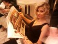 Schm�kern in der Opernball-Zeitung