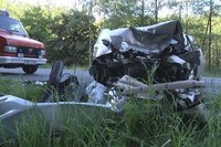 Bei einem Unfall auf der B 94 zwischen Lengenfeld und Rodewisch ist am Freitagfr�h ein 46-J�hriger ums Leben gekommen. 