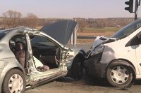 Vier Menschen wurden bei diesem Unfall auf der B 175 in Glauchau verletzt.