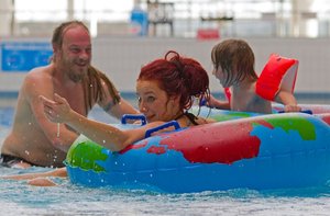 Familie im Freizeitbad
