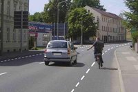 Eine der Ideen: gestrichelte Linien entlang der Chemnitzer Stra�e. Sie k�nnten f�r die Radfahrer eine Schutzzone ausweisen.