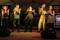 Jenny Leistner, Toni Nickl, Conny Schmid, Thomas Weiher und Jenny Amende (von links) stehen im Finale der Erzistars. Conny Schmid sang in Drebach als Zugabe noch einmal ihren Titel "Simply the best" von Tina Turner, und alle waren begeistert.
