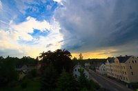 Da braut sich was zusammen: Der Himmel �ber Chemnitz/Sch�nau am Freitagabend.