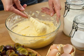 Butter ersetzen - Tipps fürs Backen und Braten - In vielen Rezepten für Rührteige steht Butter auf der Zutatenliste - aber es geht auch anders.