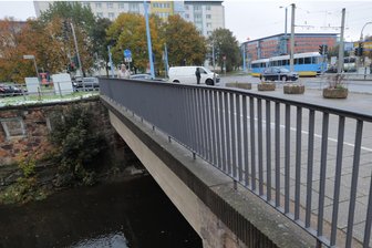 Chemnitz kündigt nach Unglück in Dresden Sonderprüfung für seine Brücken an - In Chemnitz soll die vielspurige Brücke am Falkeplatz – einem der großen Verkehrsknoten am Rande der Innenstadt – in den kommenden Jahren in Ordnung gebracht werden. Mit einem Baustart wird frühestens 2027 gerechnet.