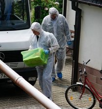 "Erst hab' ich gedacht, die spielen Indianer" -
<p class="artikelinhalt">Kriminalisten bei der Spurensuche.</p>