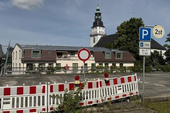 Frankenberg: Marodes Parkdeck bekommt zweite Chance - Seit sieben Jahren gesperrt: marodes Parkdeck im Frankenberger Stadtzentrum.