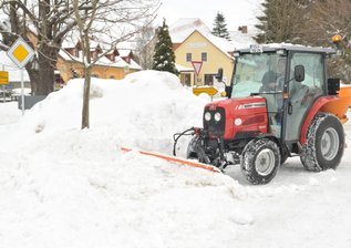 Schneeberäumung im Oberschönaer Ortsteil Bräunsdorf