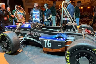 Mit Video: Freiberger Theaterbühne wird zum Rennstall - Racetech präsentiert Rennwagen -