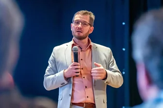 Nach knapper OB-Wahl in Aue-Bad Schlema: Vereinigung der Wirtschaft fordert Neustart für die Stadt - Iga-Präsident Marcel Koch wünscht sich vom neuen OB, dass er die Sorgen der Bürger ernst nimmt und die Probleme anpackt.