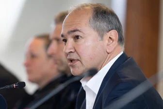 OB-Wahl in Görlitz: Ursu gewinnt gegen AfD-Herausforderer Wippel - Octavian Ursu (CDU) bleibt Oberbürgermeister von Görlitz.