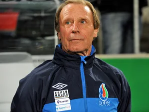 Vogts leistet DFB-Team Schützenhilfe - Berti Vogts gelang mit Aserbaidschan ein Überraschungssieg gegen die Türkei