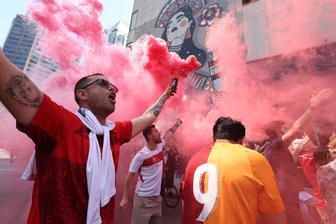 WM-Video der Türkei mit Erdogan-Szenen sorgt für Kritik - Türkische Fußballfans bereiten sich in Vancouver auf das erste Spiel ihrer Mannschaft vor. Ein neues Video der türkischen Fußballföderation sorgt indes für Debatten.