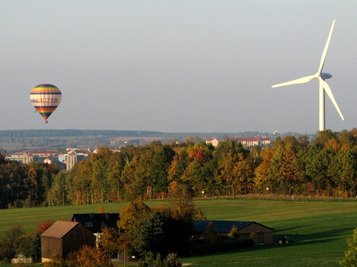 <p>
	Ein Ballon über dem Dreischlösserblick in Altenhain bei Frankenberg</p>
