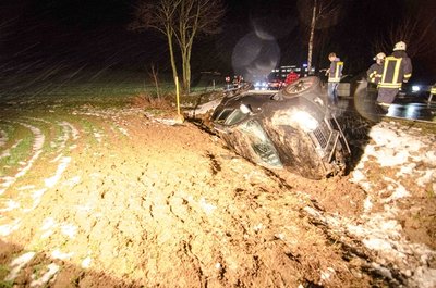 <p>
	Bei einem Unfall auf der Mittelgebirgsstraße zwischen Lichtenberg und Lichtenberger Kreuz ist am späten Donnerstagnachmittag ein 52-Jähriger schwer verletzt worden.</p>
