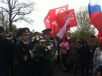 <p>
Rund um den Gedenktag gab es in Torgau verschiedene Konzerte und Lesungen. Die Veranstalter hofften auf insgesamt bis zu 20.000 Besucher.</p>