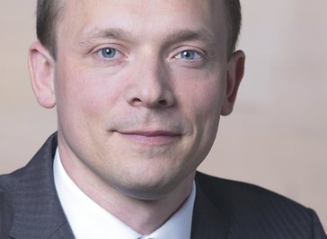 <p>
	<strong>Marco Wanderwitz: CDU-Abgeordneter<br />
	Chemnitzer Umland: ?</strong></p>
<p>
	Der CDU-Politiker aus Hohenstein-Ernstthal wollte sich am Donnerstag nicht festlegen, so lange er nicht alle Grundlagen für seine Entscheidung dafür vorliegen habe. Er wollte die Sitzungen der Parteigremien in Berlin am Abend abwarten. „Danach fällt meine Entscheidung.“ Gegebenenfalls werde er auch noch „eine Nacht drüber schlafen“.</p>
<p>
	&nbsp;</p>
