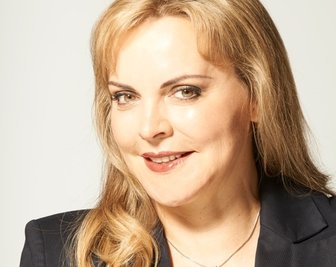 <p>
	<strong>Veronika Bellmann, CDU-Abgeordnete<br />
	Mittelsachsen/Döbeln: NEIN</strong></p>
<p>
	„Die Voraussetzungen für die Hilfen erfüllt Griechenland eindeutig nicht. Einem erneuten Regel- und Vertrauensbruch durch Europäer und Griechen gleichermaßen, gebe ich meine Stimme nicht. Wenn Tsipras sich zur Unterschrift gezwungen sah, wird er den Auflagenkatalog auch nur pro forma abarbeiten. Dann naht der nächste Akt der griechischen Tragödie.“</p>
