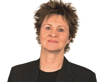 <p>
	<strong>Sabine Zimmermann, Linke-Abgeordnete<br />
	Zwickau: NEIN</strong></p>
<p>
	„Es bleibt beim Nein zu diesem Kürzungsdiktat aus Brüssel! Dem griechischen Volk wird drastischer Sozialabbau verordnet, die Banken und Reichen aber werden gerettet. Dafür gibt es von mir keine Zustimmung. Statt Kürzungen und Privatisierungen braucht Griechenland ein Investitionsprogramm, um das Wachstum anzukurbeln.“</p>
