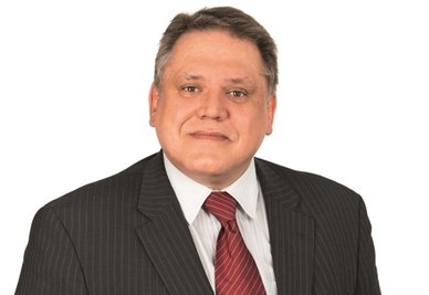 <p>
	<strong>Jörn Wunderlich, Linke-Abgeordneter<br />
	Chemnitzer Umland: NEIN</strong></p>
<p>
	„Ich werde im Bundestag mit Nein stimmen. Das neue ,Hilfspaket‘ ist an Bedingungen geknüpft, die für Griechenland wirklich untragbar sind. Die Lage in dem Land wird dadurch nicht verbessert und die Demokratie wird weiter ausgehöhlt. Die beste Lösung wäre ein Schuldenschnitt, aber davon sind die Eurogegner ja leider nicht zu überzeugen.“</p>
