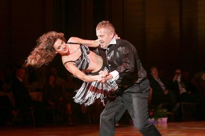 <p>
	Bürgermeister Miko Runkel tanzte mit Tanzlehrerin Monique Enew von der Tanzschule Köhler-Schimmel einen Cha-Cha-Cha.</p>

