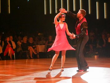 <p>
	Sängerin Claudia Müller-Kretschmer und Heiko Thurau gewannen den Wettbewerb mit einem Mambo.</p>
