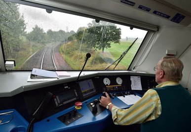 <p>
Die Bahnstrecke Chemnitz-Leipzig ist in weiten Teilen eingleisig.</p>