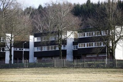 <p>
	Nach Angaben der Landesdirektion handelt sich dabei ausschließlich um Familien mit Kindern aus Syrien und Afghanistan. Alle Personen sind registriert und haben eine medizinische Erstuntersuchung durchlaufen.</p>
