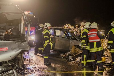 <p>
	Auf der Ortsumgehung Flöha ist es am Donnerstagabend zu einem Verkehrsunfall mit tödlichem Ausgang gekommen.</p>
