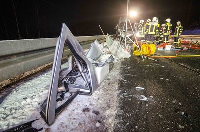 <p>
	Die Ortsumgehung wurde zunächst in beiden Richtungen gesperrt, der Verkehr wurde über die B 173 umgeleitet.</p>
