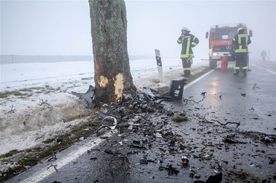 <p>
	Die B171 musste etwa drei Stunden lang gesperrt werden.</p>
