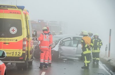 <p>
	Bei einem schweren Unfall auf der B171 zwischen Olbernhau und Ansprung ist am Montagvormittag ein 73-jähriger Mann ums Leben gekommen.</p>
