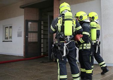 <p>
	In der Diesterweg-Schule im Chemnitzer Stadtteil Gablenz ist am Montagnachmittag ein Brand ausgebrochen.</p>
