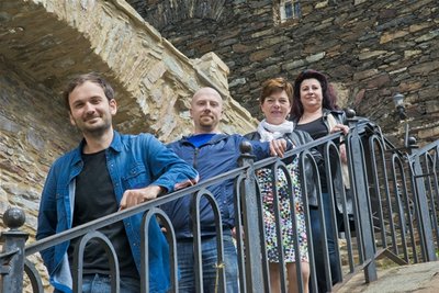 <p>
Georg Müller, Christoph Pengel, Angela Wolf und Martina Brandenburg, verantwortlich für die Ausgaben Marienberg und Zschopau (von links), sowie Babette Zaumseil (nicht im Bild) berichten aus der Marienberger und Olbernhauer Region.</p>